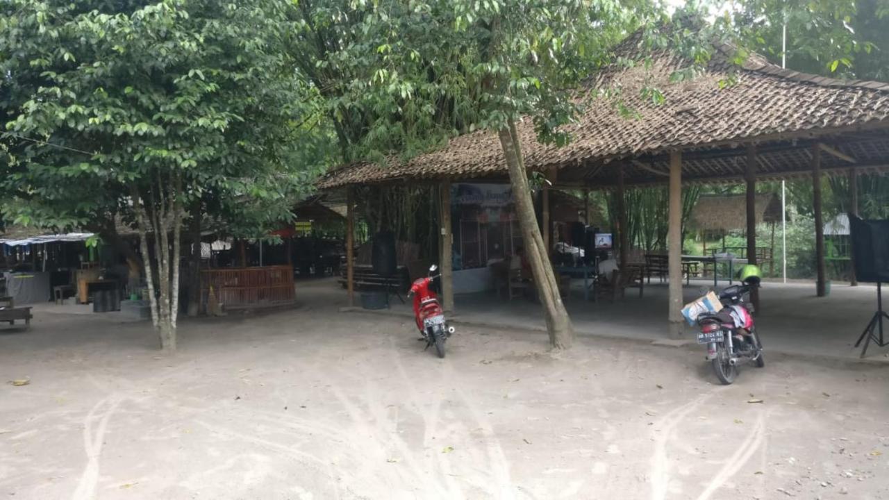Gerbang Banyu Langit Cottage Бантул Экстерьер фото