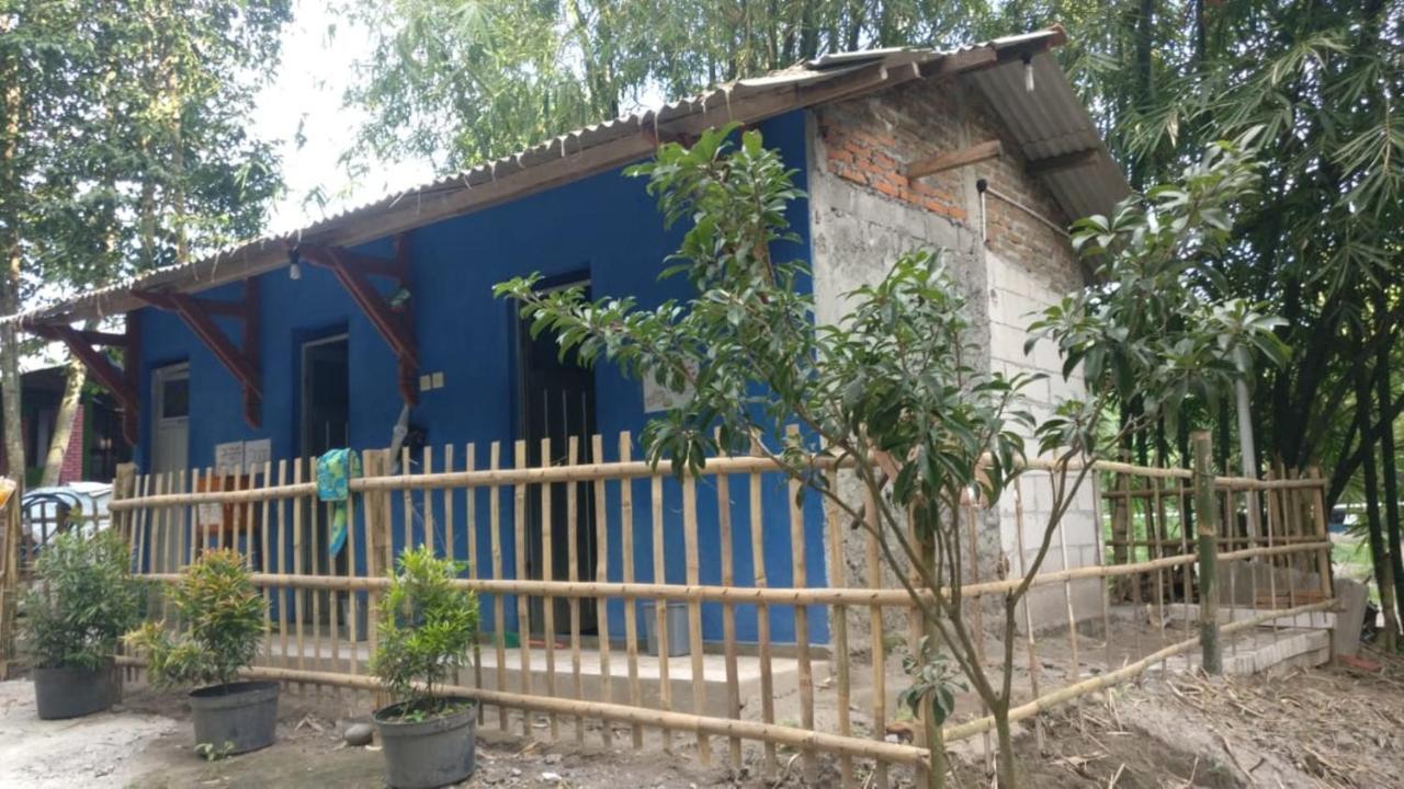 Gerbang Banyu Langit Cottage Бантул Экстерьер фото
