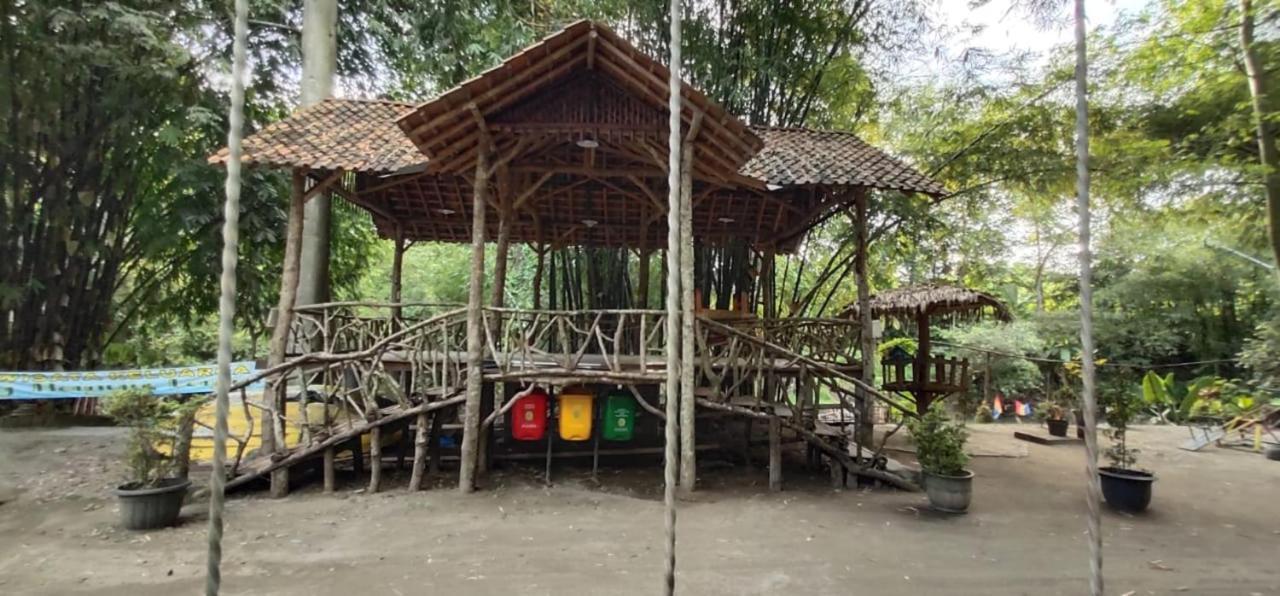 Gerbang Banyu Langit Cottage Бантул Экстерьер фото